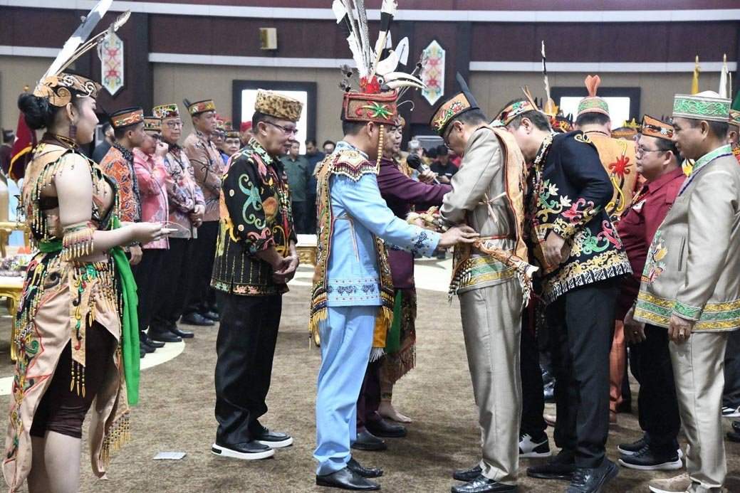 Agustiar Sabran Lantik DAD 8 Kabupaten/Kota dan BATAMAD 4 Kabupaten